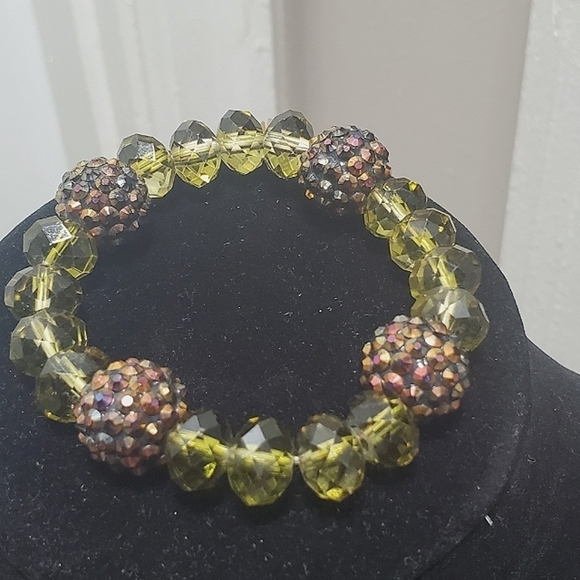 Light green and Gold tone Aqua Crystal Bracelet. 🌴 - Picture 2 of 4